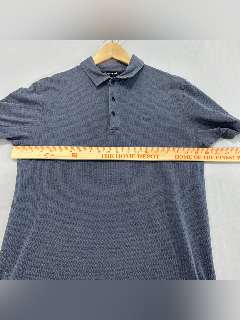 TRAVIS MATTHEW NAVY SHORT SLEEVE POLO. SIZE M - Picture 6 of 7